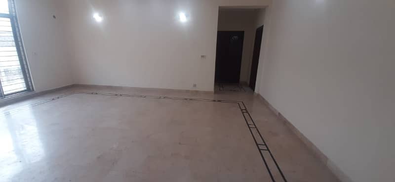 prime location knaal 3bed upper portion for rent in dha phase 4 7