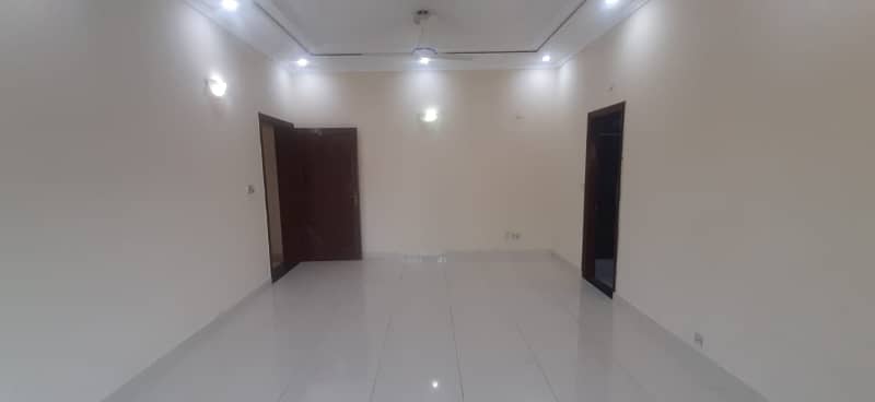 prime location knaal 3bed upper portion for rent in dha phase 4 24