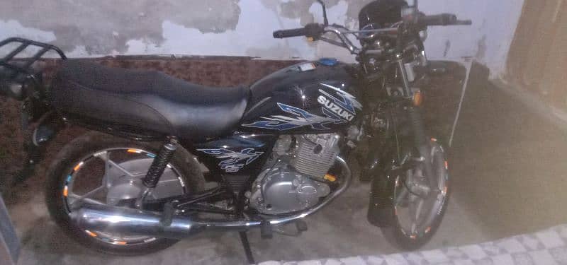 Suzuki Gs 150. . . 03016034060 contact nambar 0