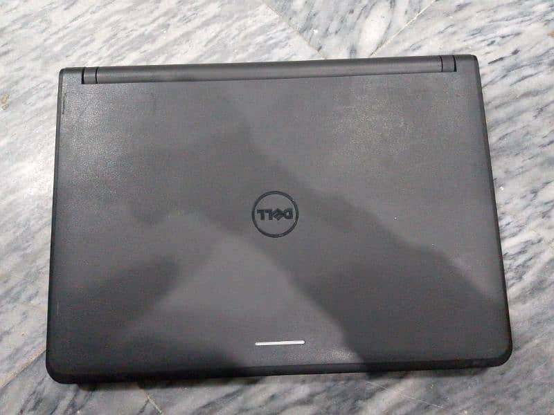 Model : Dell Latitude 3340 battery 5 hours 0