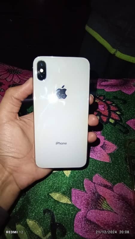 iam selling iPhone x 6