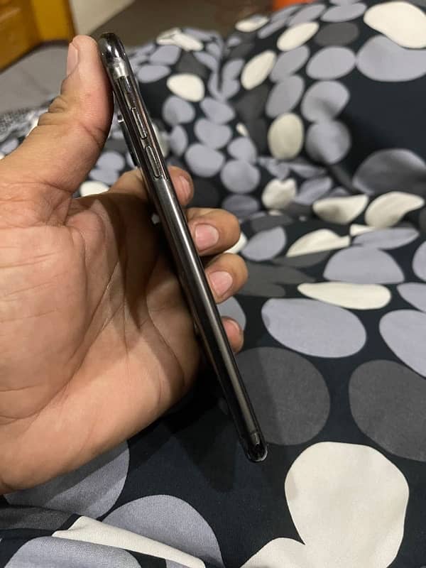 iphone xs max 256 gb pta approved 6