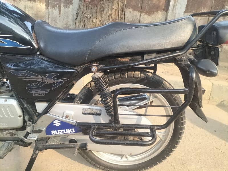 Suzuki GS-150 SE 2021 End Months Available in Geniun Mint Condition 3