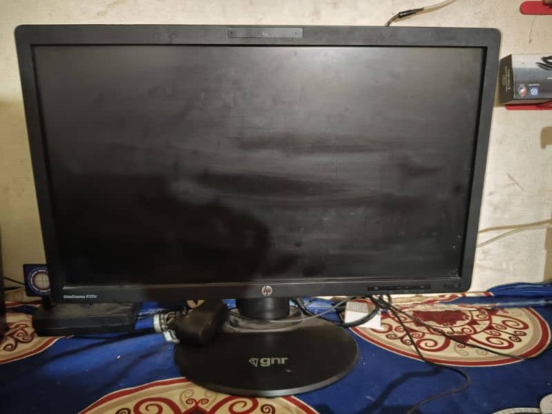 gaming pc, keyboard,2 mouse,big screen,speaker and wireless connection 1