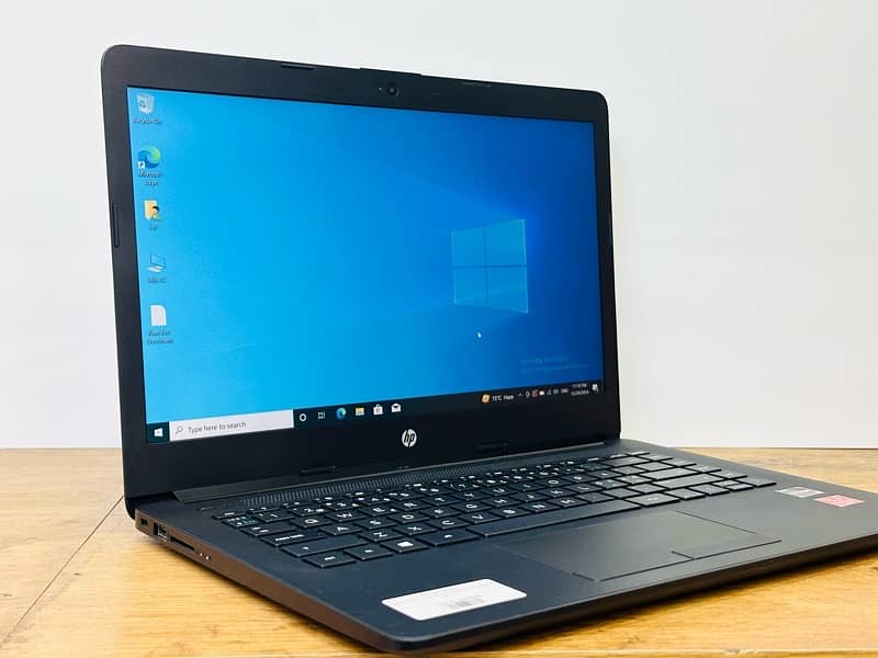 HP LAPTOP 14 ( Ryzen-5 2500U ) 8 GB RAM/256 GB SSD ( 1 GB GPU ) 1