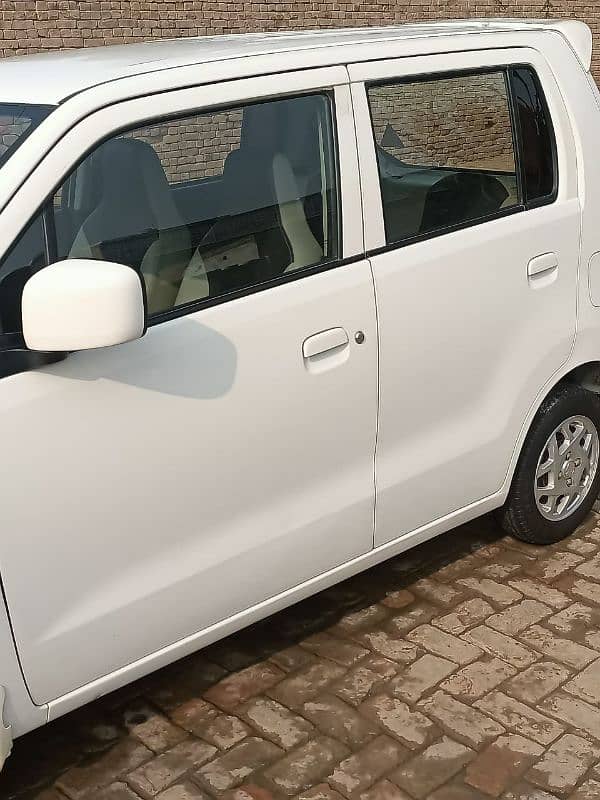 Suzuki Wagon R 2018 10