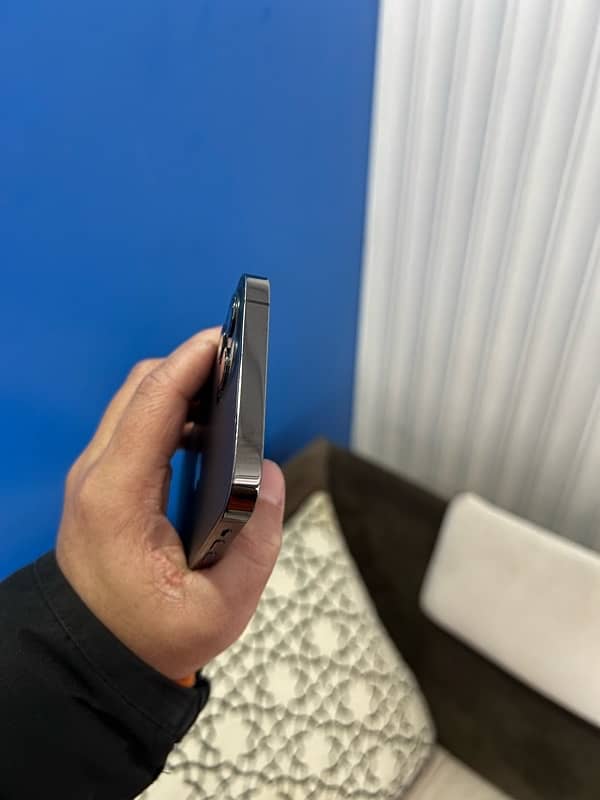 iPhone 12pro 256 PTA 2