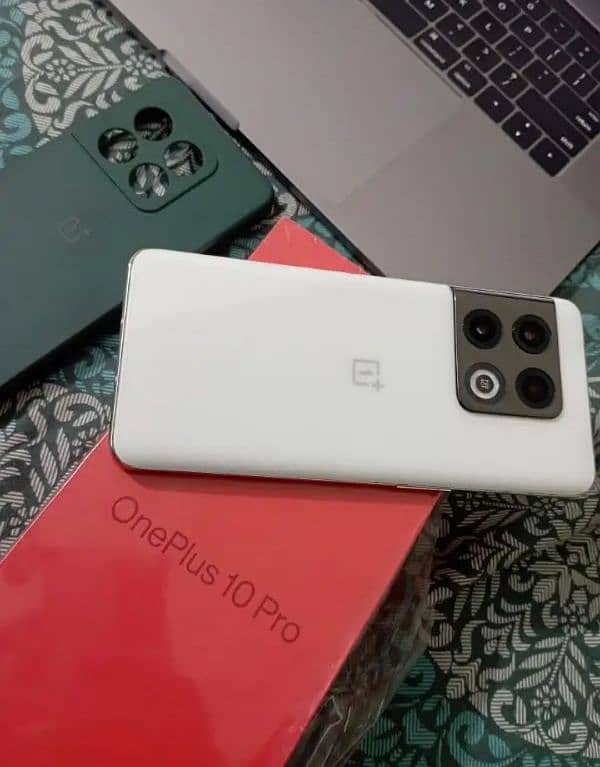 one plus 10 pro official approvad 12/256 with box charger 2