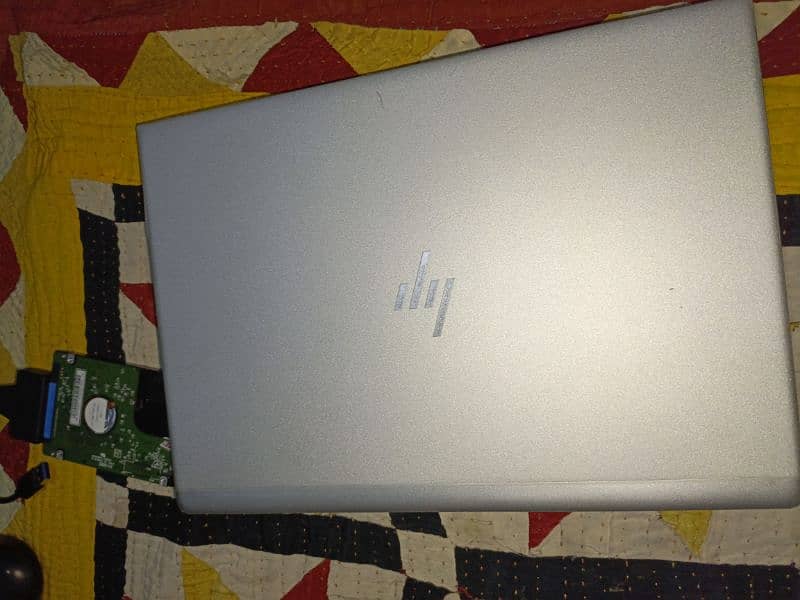 HP Elitebook 840 G5. i5 8th generation 8 gb ram  256gb ssd nvme 0