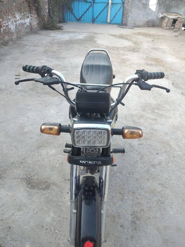 Honda 70 black colour for sale 3