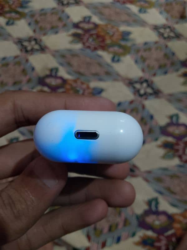 airpod2 1 month used 6 hour non stop battery timing 4