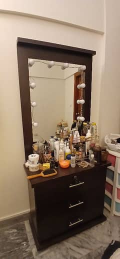 Dressing table in patex