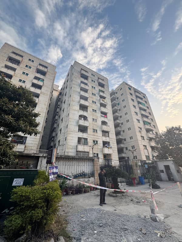 F-10 Al Mustafa Tower 3Bed Servant Quarter Apartment Available For Sale 0