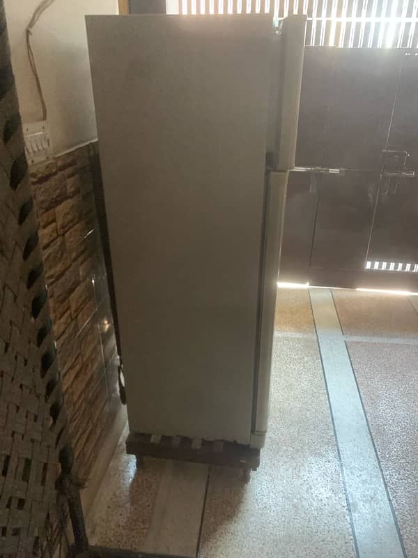 refrigerator used but good condition 1