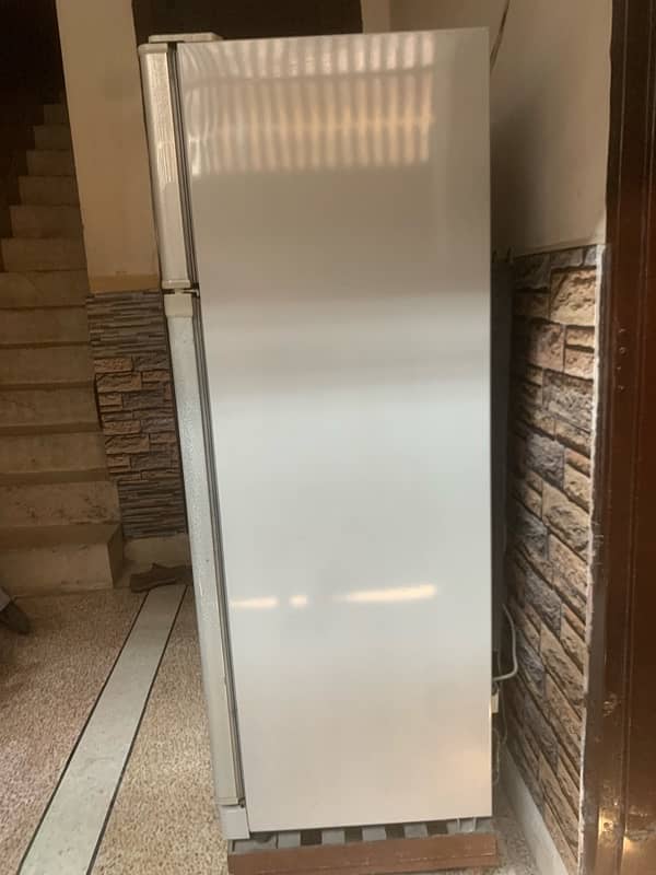 refrigerator used but good condition 3