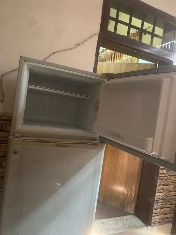 refrigerator used but good condition 5