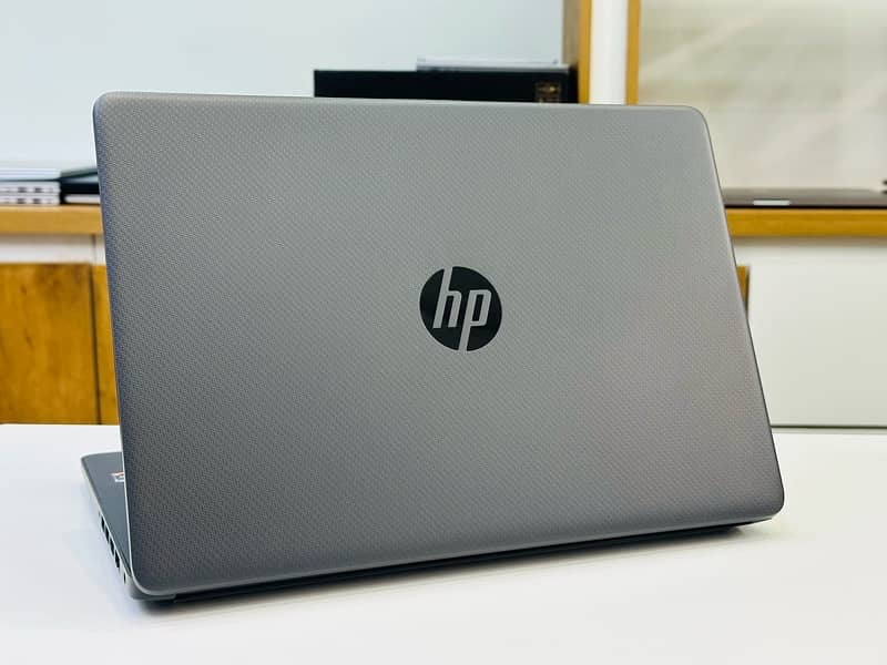 HP LAPTOP 14s ( 6-core ) ( Ryzen-5 /5500U ) 8 GB RAM-256 GB SSD 2