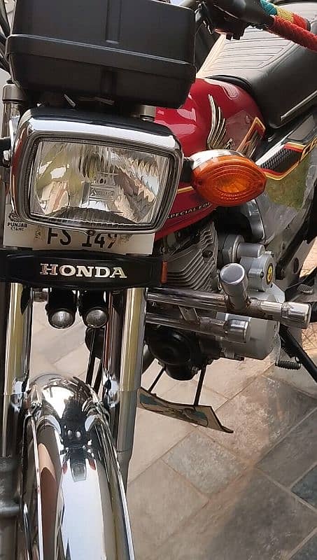 Honda 125 special edition self start 5 gear 3