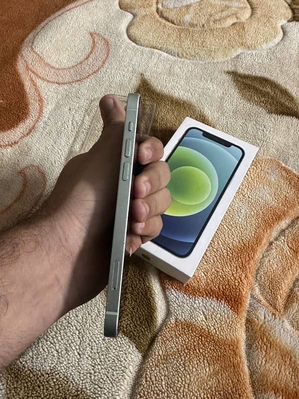 Iphone 12 128gb complete box pta approved. 1