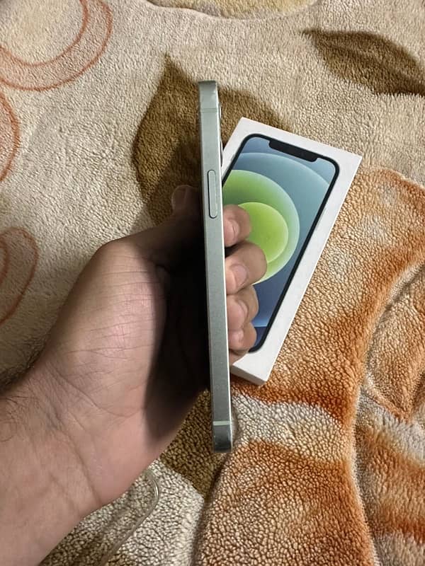 Iphone 12 128gb complete box pta approved. 6