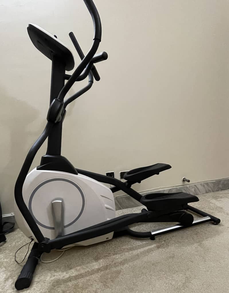 Fuel Fitness FE 100 cross trainer for sale 0