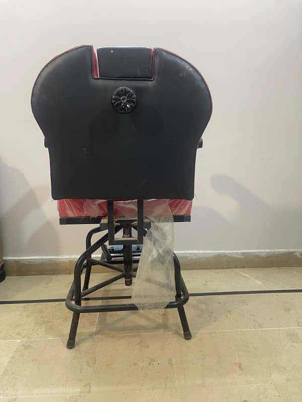 salon chair 3