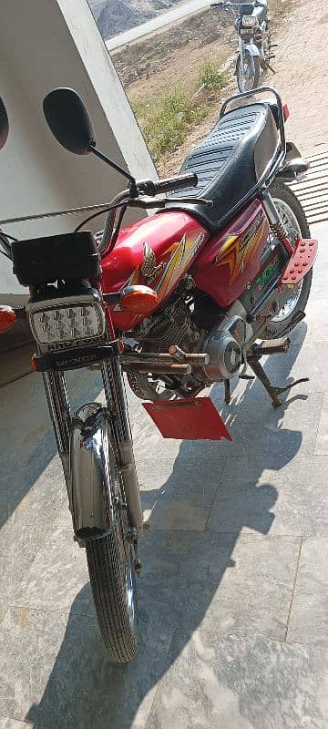 Totally Genian Model 2021 But Dacoment me 2022 Mod Very good Condition 8