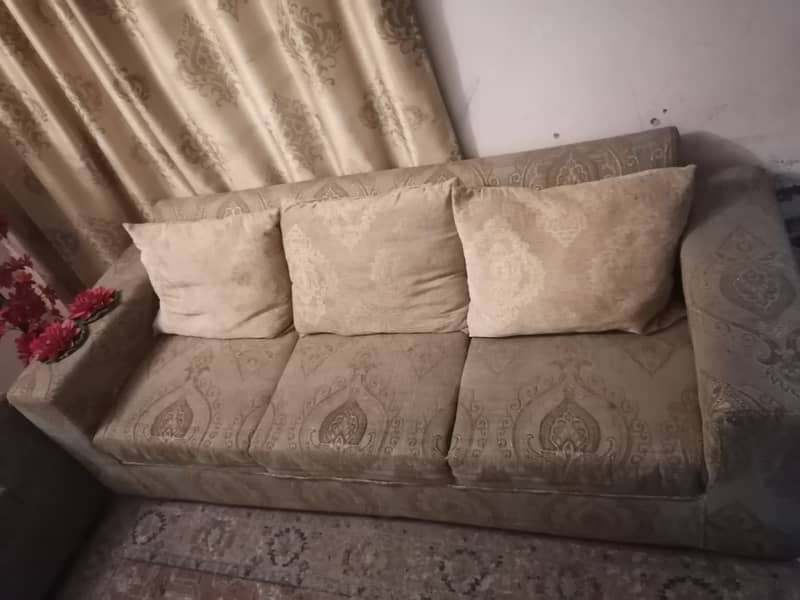 Golden shade sofa set with 6 cushions 4