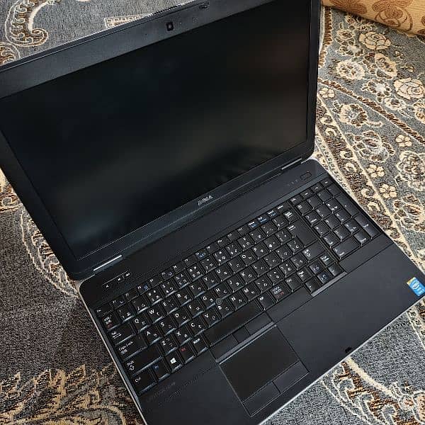 Dell Latitude E6540 0