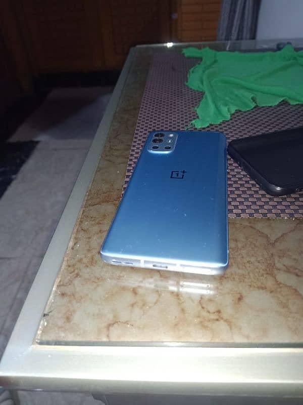 OnePlus 9r 12/256 gb condition 10/10 android 14 no open on repair 0