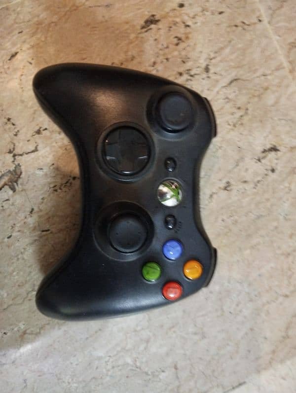 Xbox 360 arcade with 320 gb storage and 2 controller 3