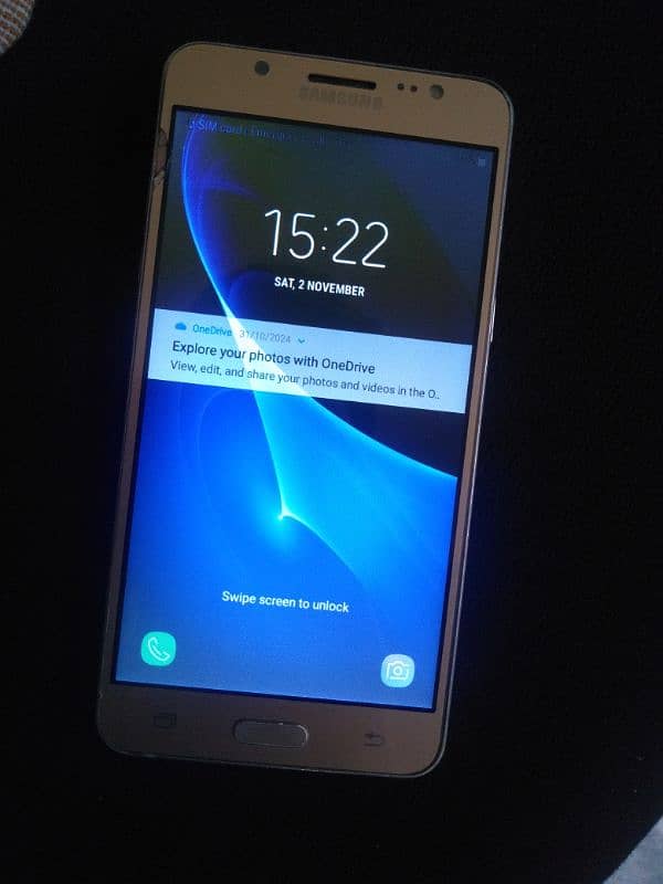 Samsung Galaxy J5(2016) 1