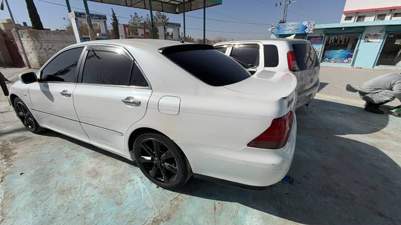 Toyota Crown 2004 4