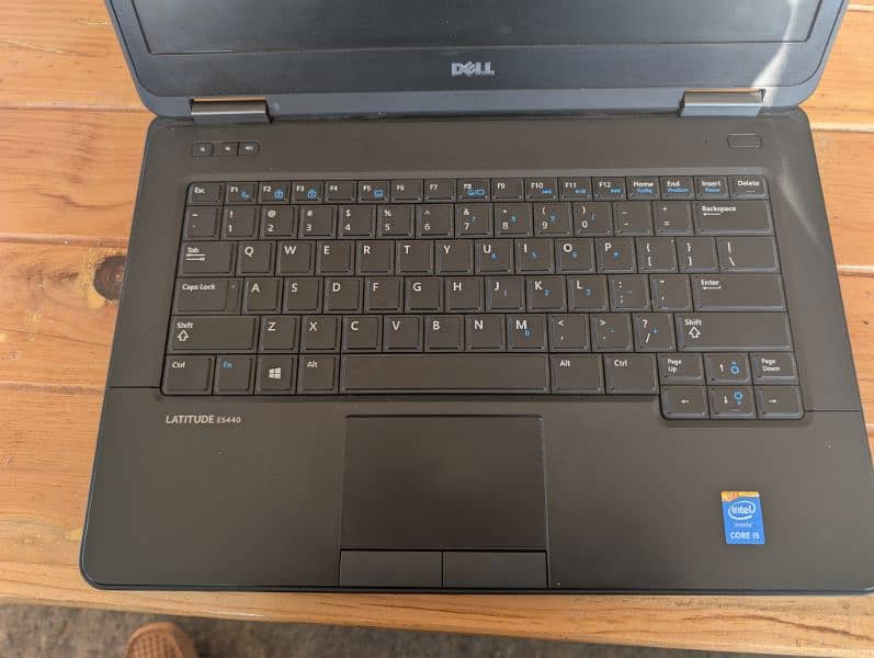 Dell (E5440) 0