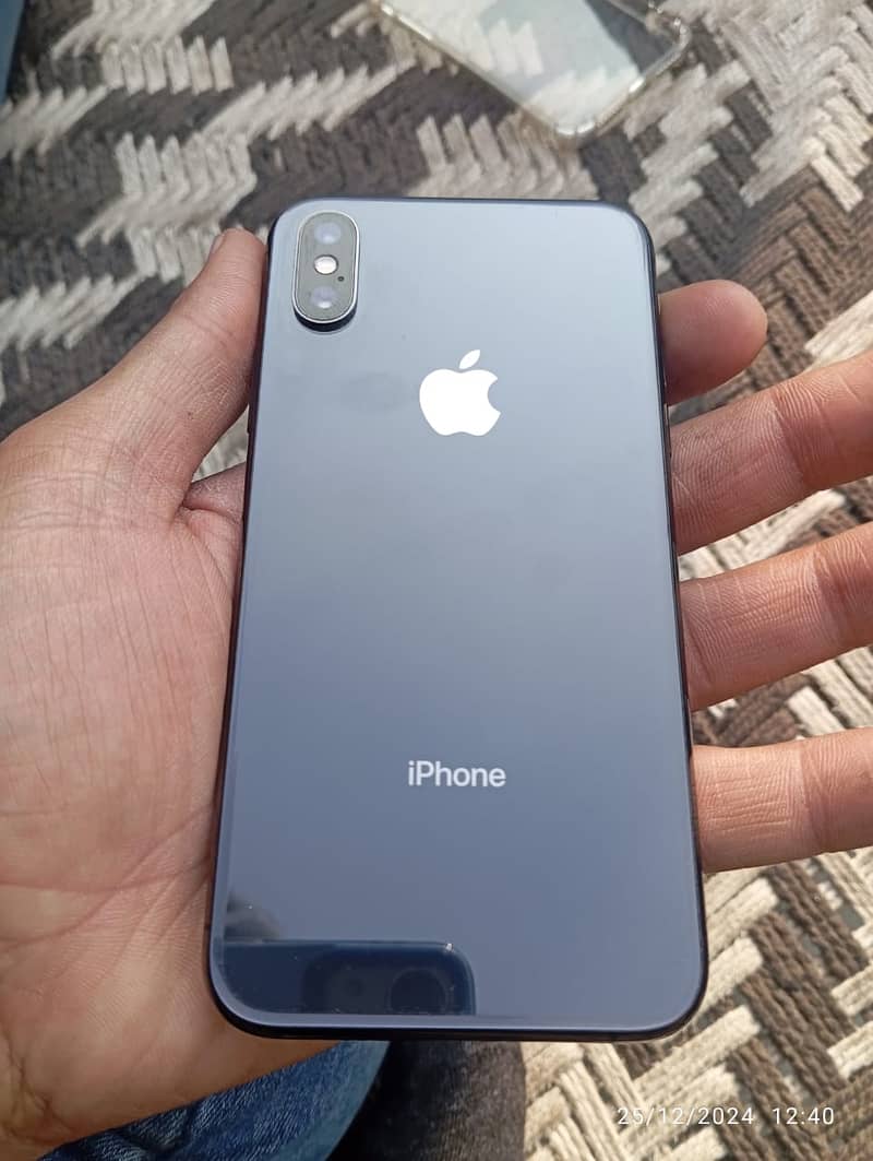 iphone xs 4