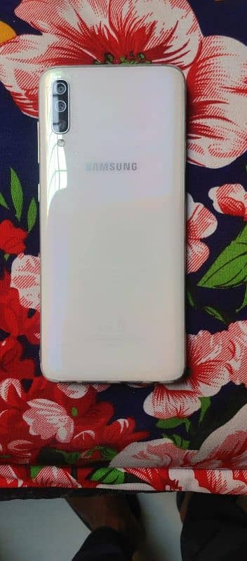 Samsung A70 6gb Ram 128 gb Memory Official PTA Approved 2