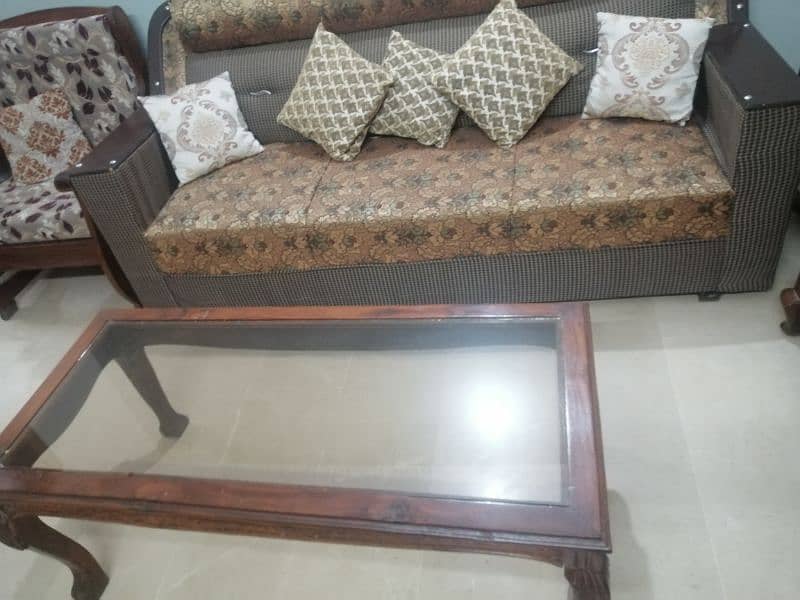 5 seater sofa with table 3