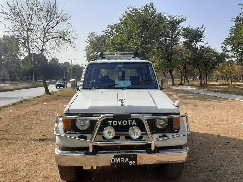 Toyota Land Cruiser 1987 LJ 71 Model 16