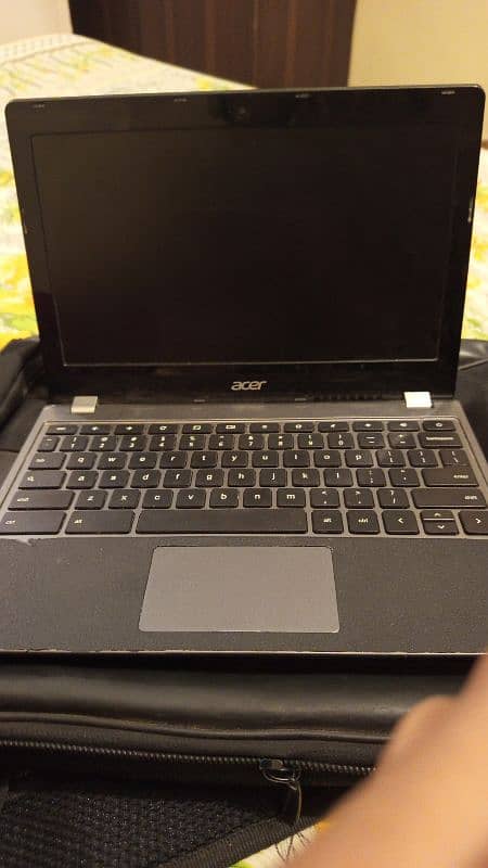 acer chromebook windows 10 4 128 with charger and bag 10