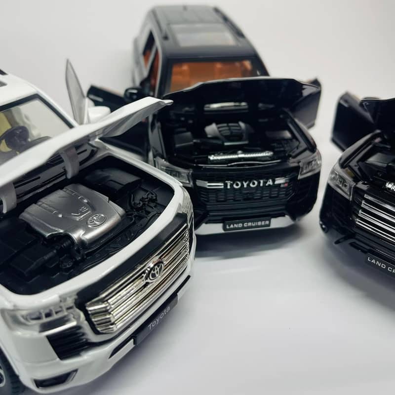 Toyota Land Cruiser LC80 ( Diecast Model cars) 14