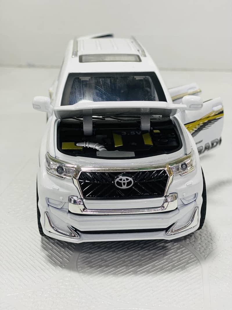 Toyota Land Cruiser LC80 ( Diecast Model cars) 18