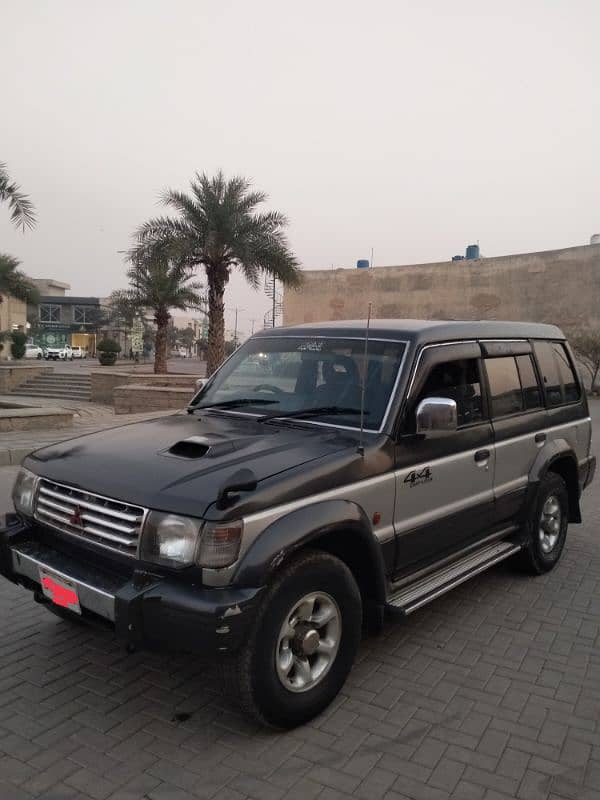 Mitsubishi Pajero 1992 look like a new car 3