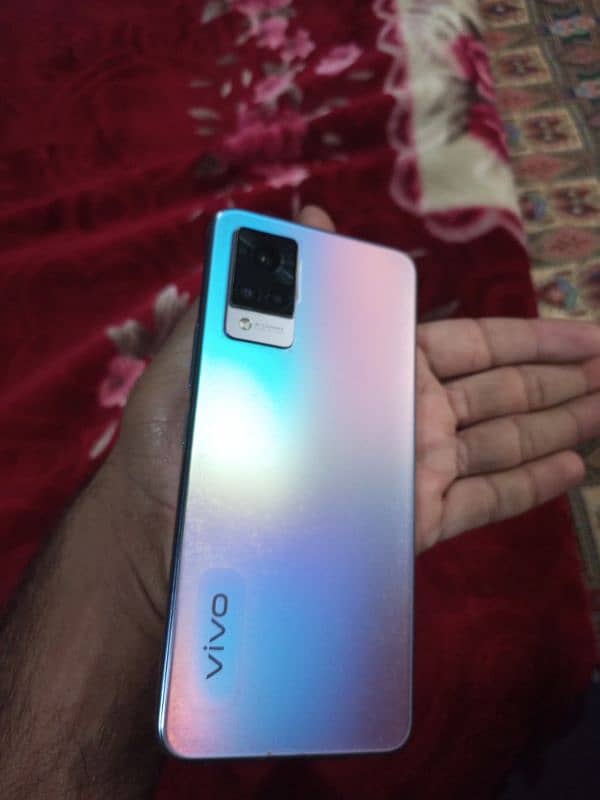 Vivo v21 8/128 GB 10