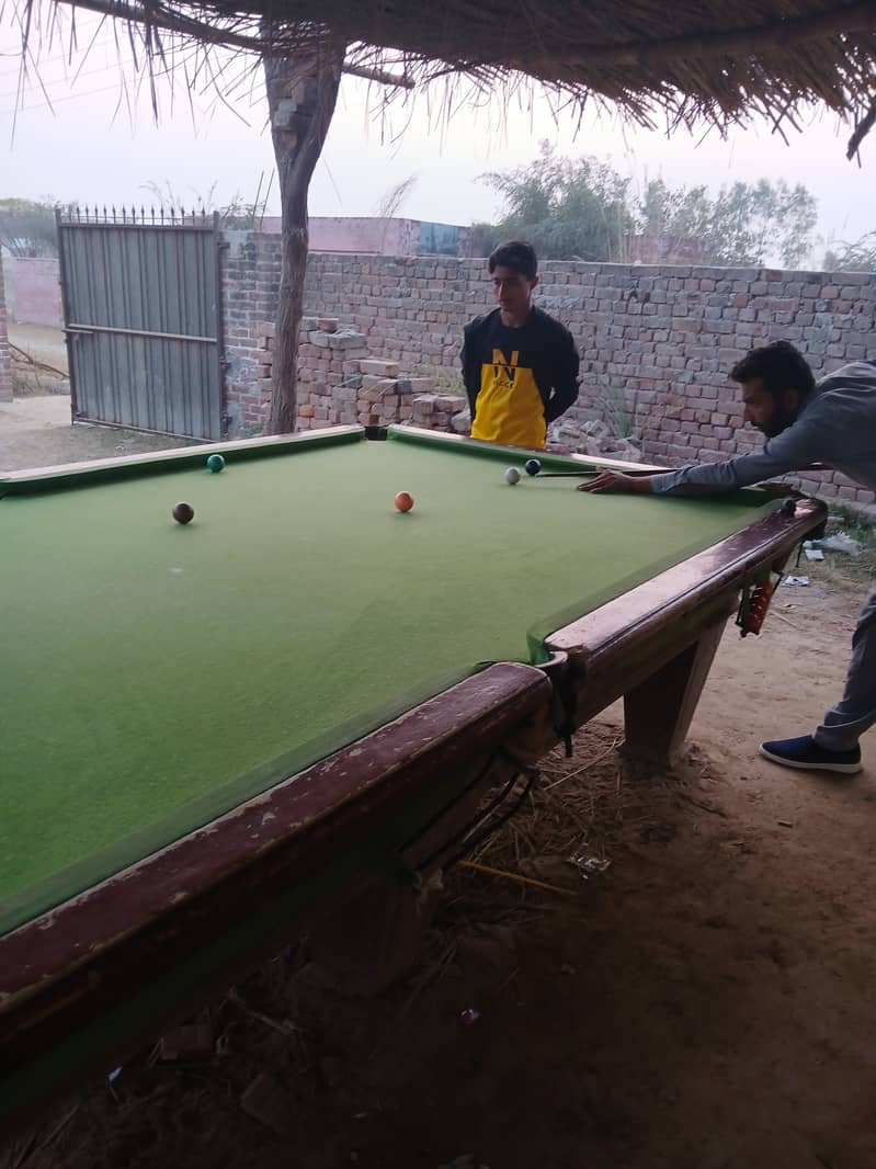 snooker table 5.10 feet(width & height)  chak ghazi hafizabad 5