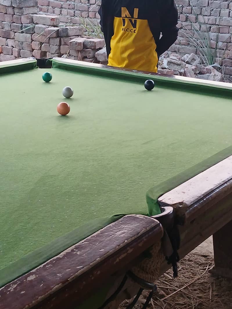 snooker table 5.10 feet(width & height)  chak ghazi hafizabad 6