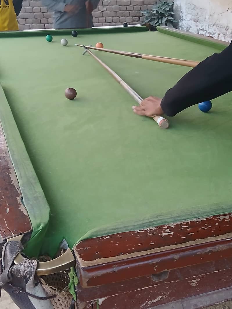 snooker table 5.10 feet(width & height)  chak ghazi hafizabad 8