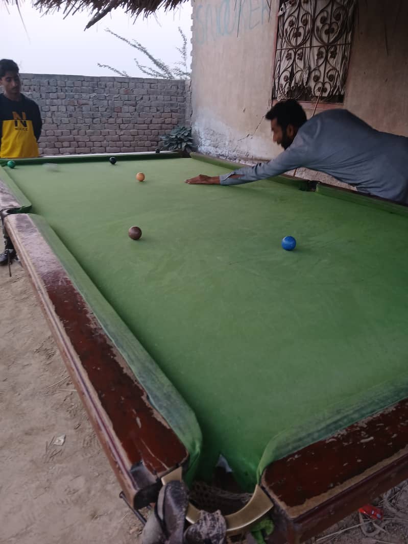 snooker table 5.10 feet(width & height)  chak ghazi hafizabad 9