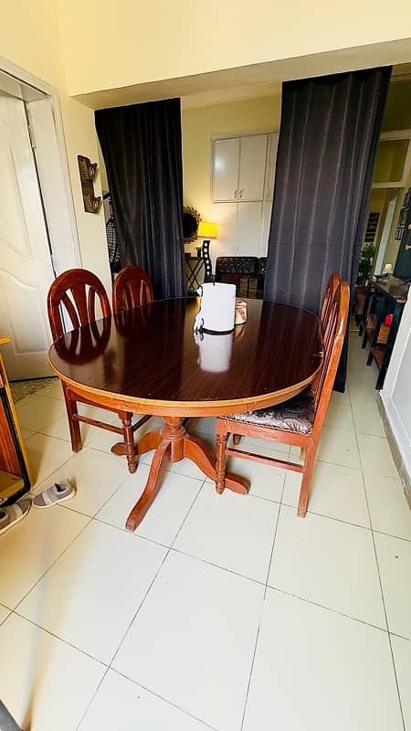 Neat Big Dinning Table with 4 New Chairs 10/10 Condition 0