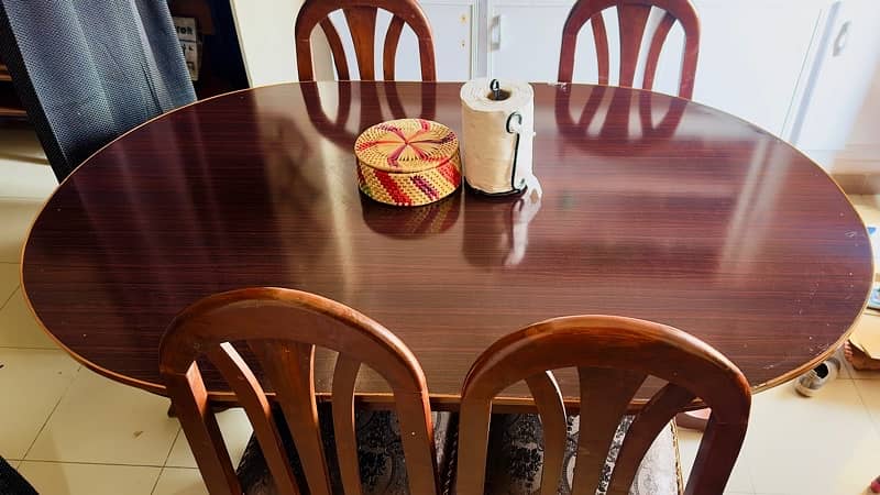 Neat Big Dinning Table with 4 New Chairs 10/10 Condition 3