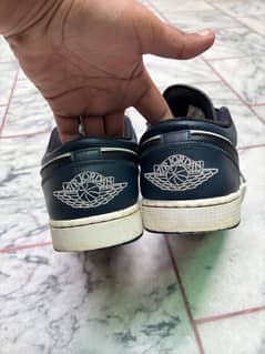 branded sneakers available (Good condition)